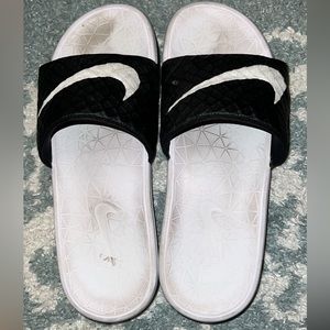 Nike Women’s slides - size 10